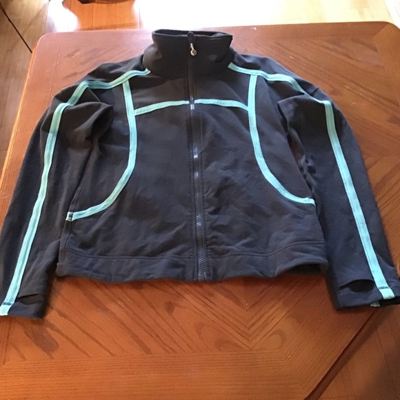 *Rare* Lululemon Lightweight Jacket Charcoal with Green Detailing - Picture 4 of 5